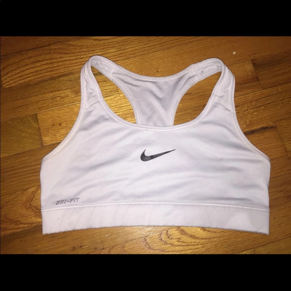Nike sports bra size medium